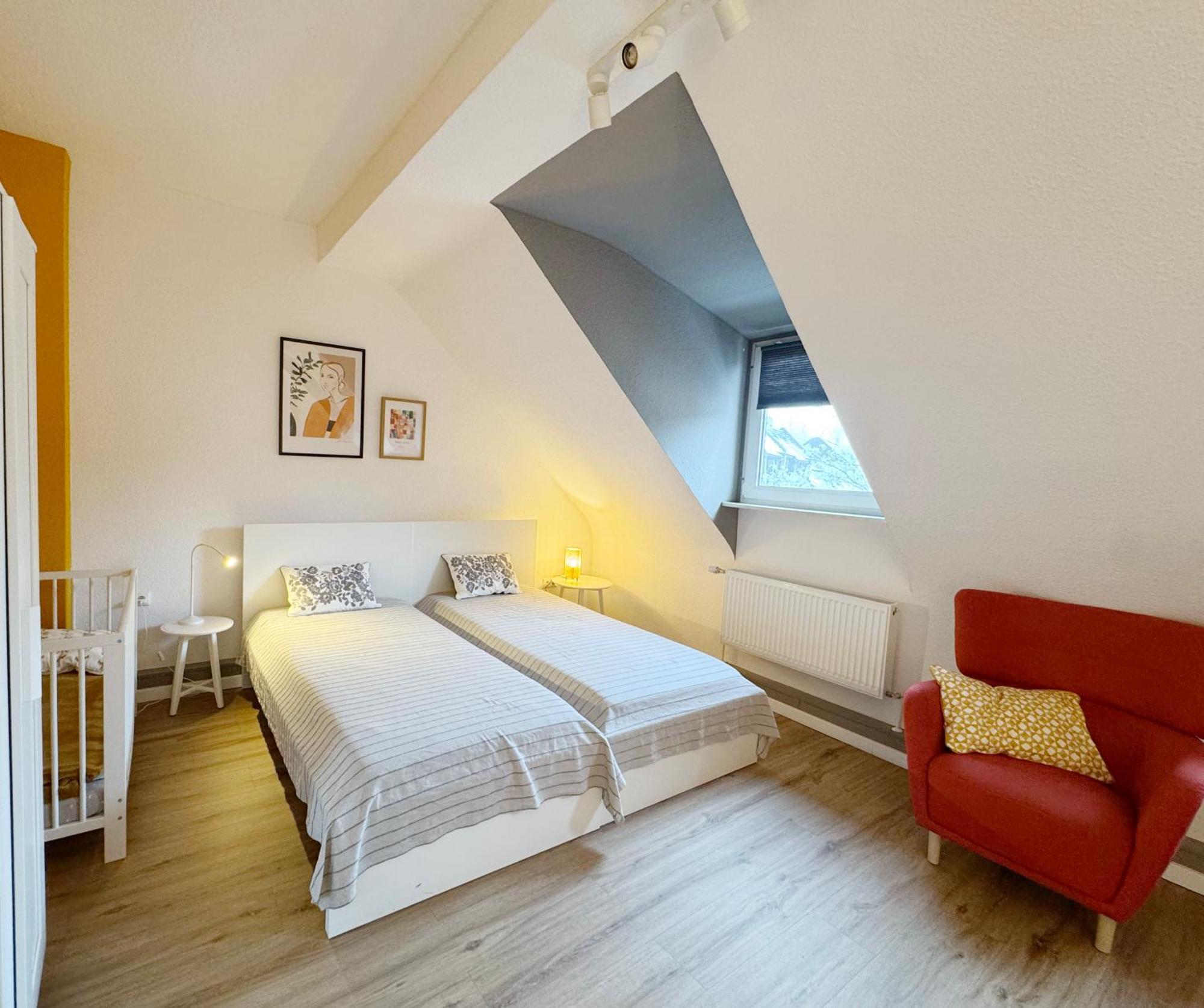 Big Flat With Fresh Renovation, Free Parking, Sonyps, Netflix Lägenhet Duisburg Exteriör bild