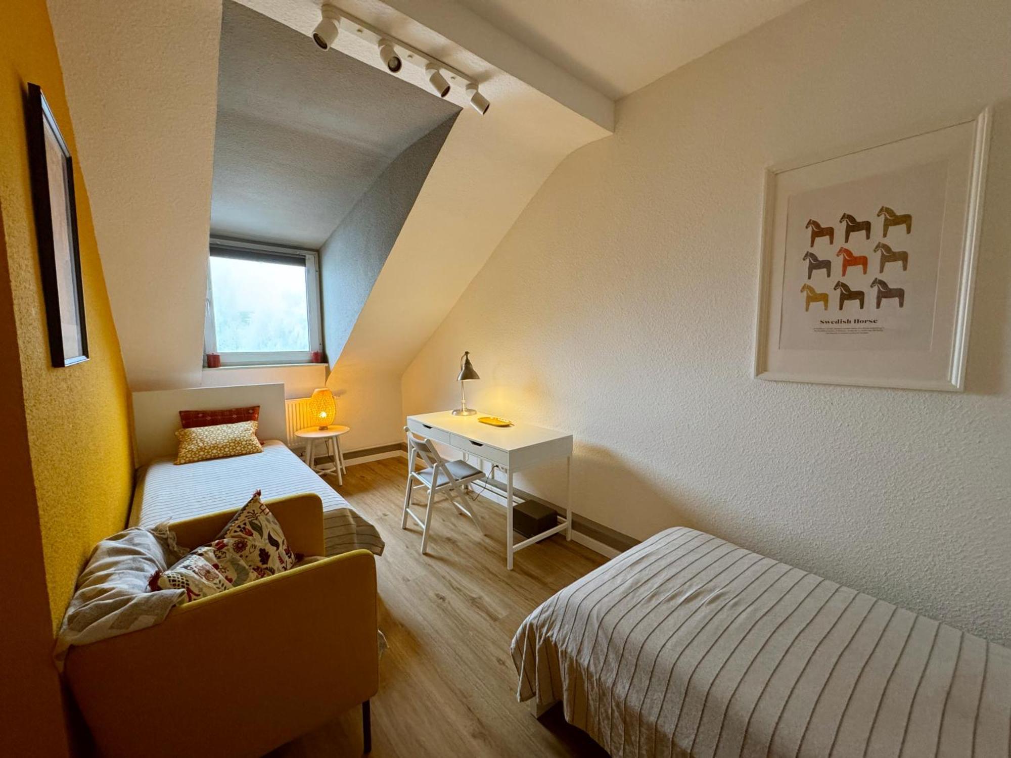 Big Flat With Fresh Renovation, Free Parking, Sonyps, Netflix Lägenhet Duisburg Exteriör bild