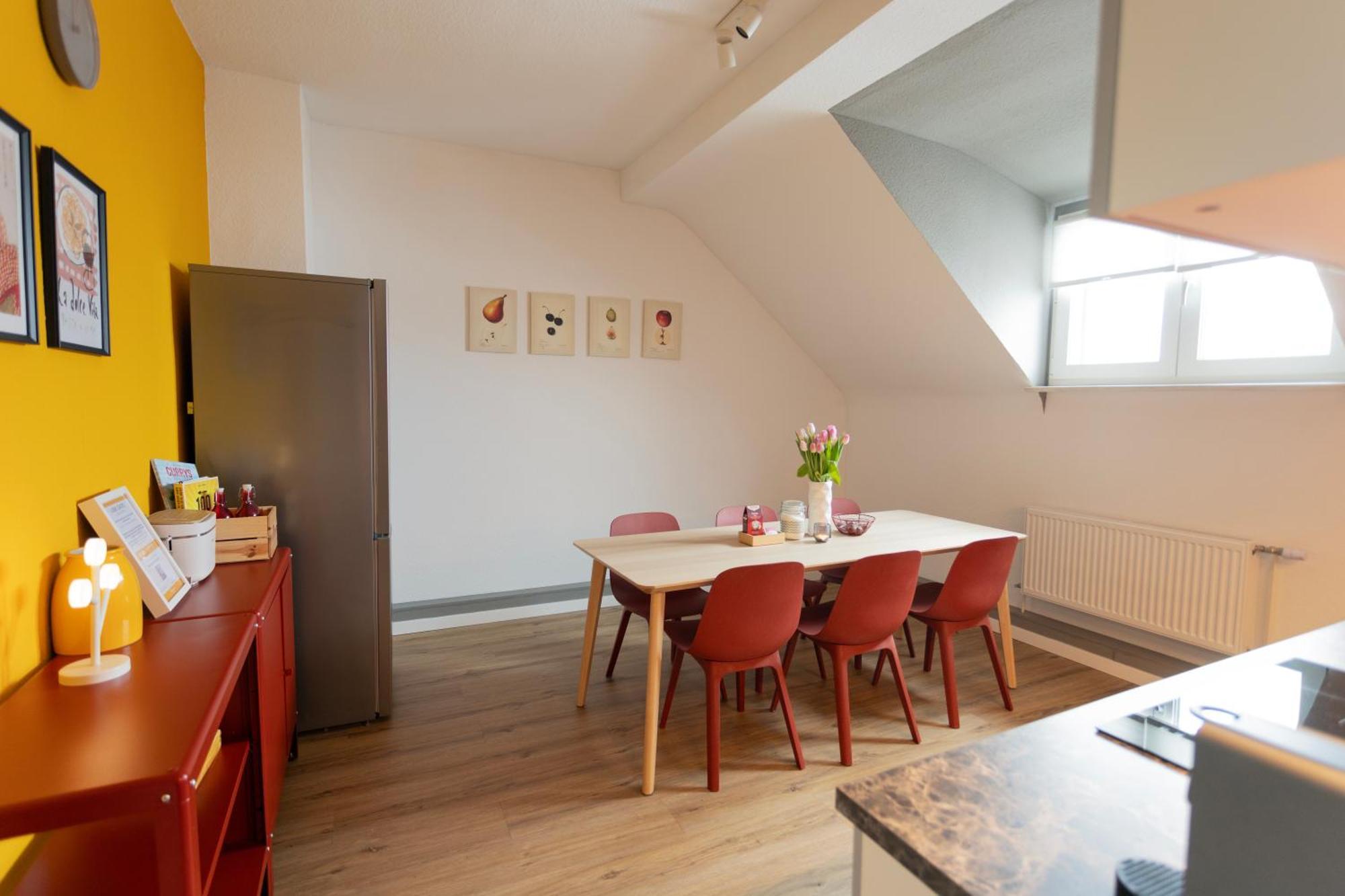 Big Flat With Fresh Renovation, Free Parking, Sonyps, Netflix Lägenhet Duisburg Exteriör bild