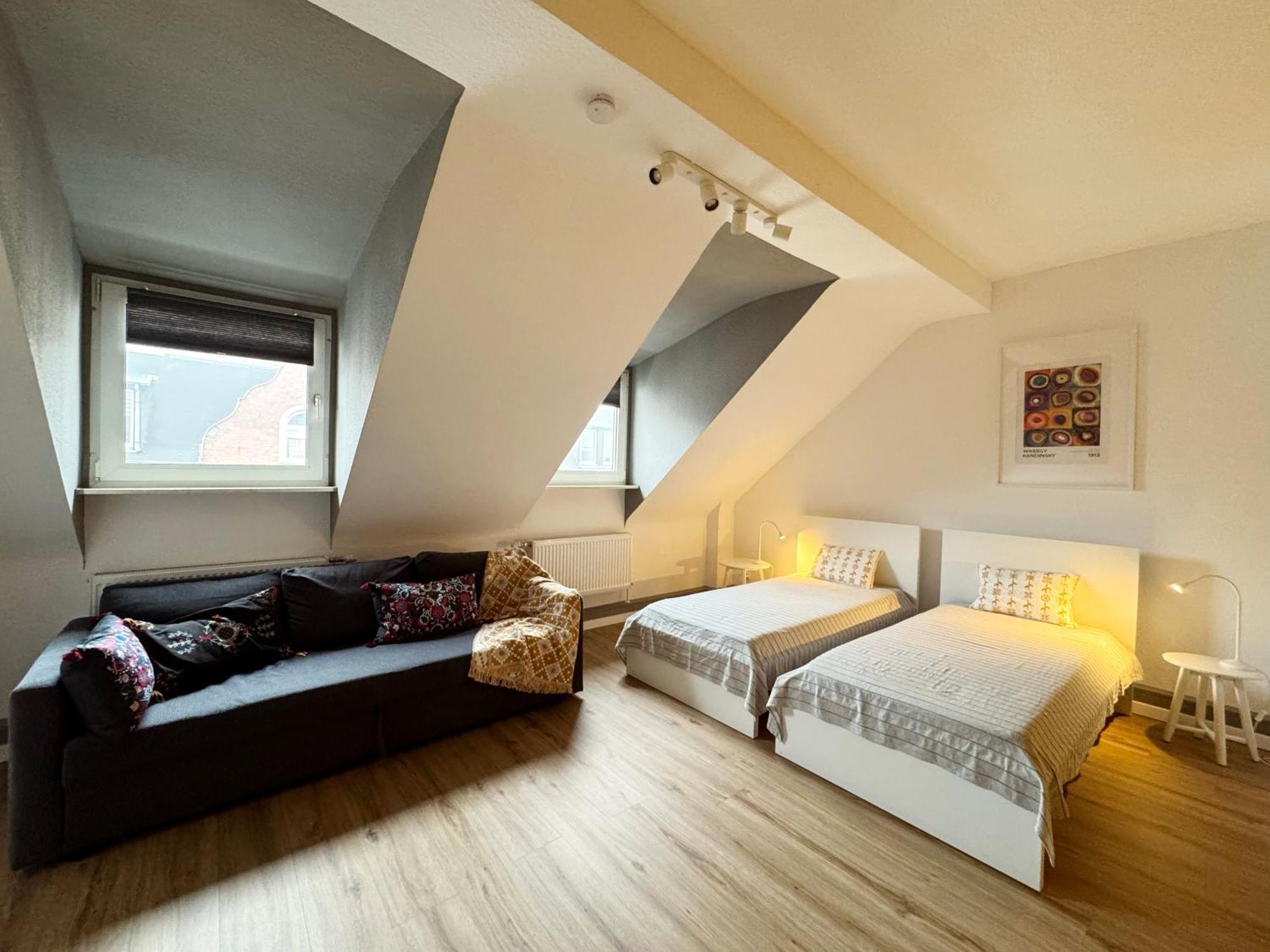 Big Flat With Fresh Renovation, Free Parking, Sonyps, Netflix Lägenhet Duisburg Exteriör bild